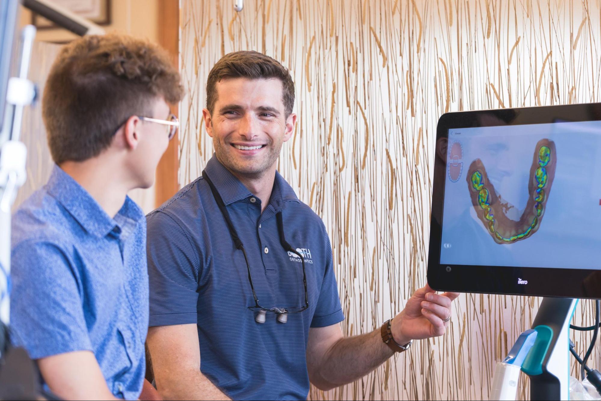 Orthodontist in Orland Park IL | 3D treatment plan on screen